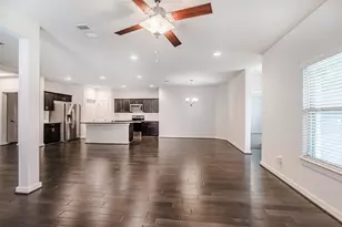 304 Hibiscus Dr, Hutto, TX 78634 - Photo 11