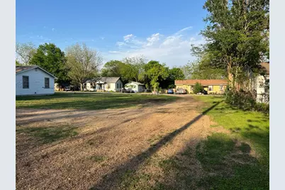 504 Alva Street, Thrall, TX 76578 - Photo 3