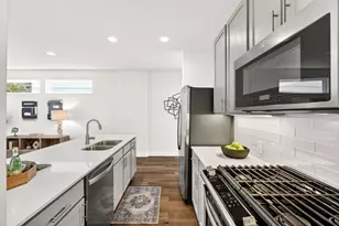6800 Menchaca Rd, Austin, TX 78745 - Photo 9