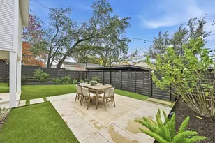 807 W 30th St, Austin, TX 78705 - Photo 33