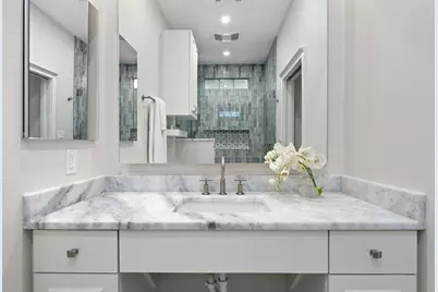 807 W 30th Street, Austin, TX 78705 - Photo 29