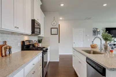 7404 Albany Drive, Austin, TX 78754 - Photo 15