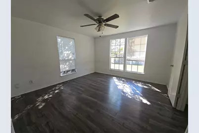 1001 S 29th Street, Temple, TX 76504 - Photo 9