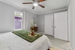 2105 E 17th St, Austin, TX 78702 - Photo 11