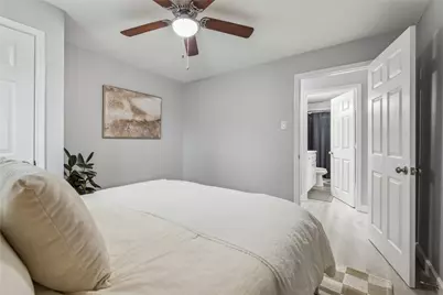 2105 E 17th Street, Austin, TX 78702 - Photo 9