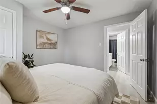 2105 E 17th St, Austin, TX 78702 - Photo 9