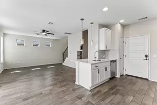 9421 Hunter Ln, Austin, TX 78748 - Photo 9