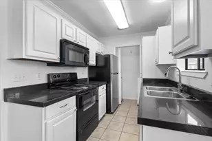 2018 W Rundberg Ln, Austin, TX 78758 - Photo 9