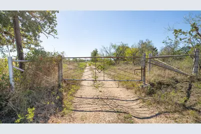 1558 Texas Street, Rockdale, TX 76567 - Photo 1