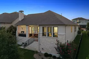 413 Sitlington Ln, Austin, TX 78738 - Photo 9