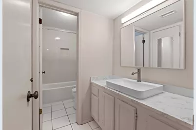 1135 Barton Hills Drive #240, Austin, TX 78704 - Photo 17