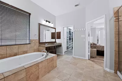 13013 Bloomfield Hills Lane, Austin, TX 78732 - Photo 15