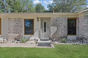 1102 Sahara Ave, Austin, TX 78745 - Photo 3