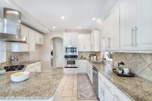 12709 Rush Creek Ln, Austin, TX 78732 - Photo 11