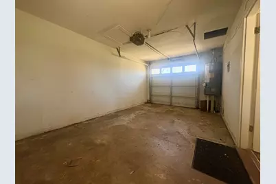 905 Kirk Street, Taylor, TX 76574 - Photo 11