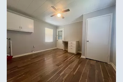 905 Kirk Street, Taylor, TX 76574 - Photo 3
