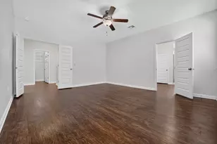 8013 Turnberry Ln, Austin, TX 78744 - Photo 27