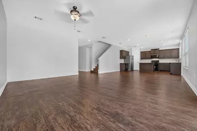 8013 Turnberry Lane, Austin, TX 78744 - Photo 9