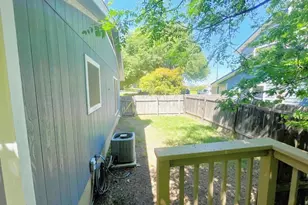 2003 Kenneth Ave, Austin, TX 78741 - Photo 17