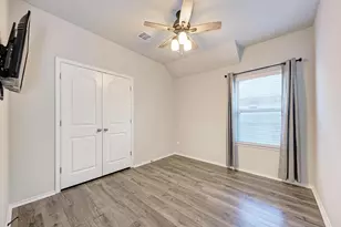 136 Finley St, Hutto, TX 78634 - Photo 29