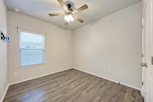 136 Finley St, Hutto, TX 78634 - Photo 25