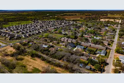 411 Persimmon Street, Bastrop, TX 78602 - Photo 11