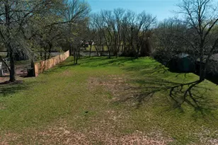 411 Persimmon St, Bastrop, TX 78602 - Photo 1
