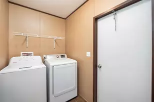 142 Hidden Oaks Loop, Elgin, TX 78621 - Photo 13