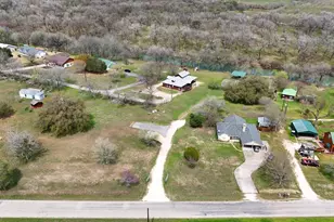 398 Redbird Ln, Kingsbury, TX 78638 - Photo 37