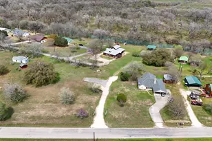 398 Redbird Ln, Kingsbury, TX 78638 - Photo 37