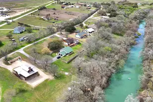 398 Redbird Ln, Kingsbury, TX 78638 - Photo 3