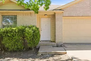 338 Oxford Dr, Kyle, TX 78640 - Photo 3