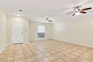 338 Oxford Dr, Kyle, TX 78640 - Photo 5