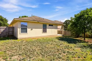 338 Oxford Dr, Kyle, TX 78640 - Photo 21