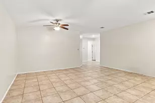 338 Oxford Dr, Kyle, TX 78640 - Photo 5