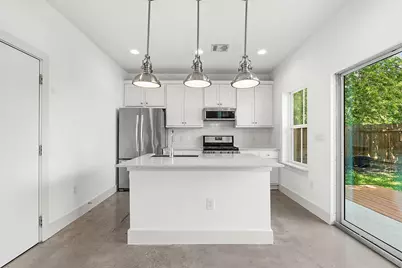 2000 E 18th Street #B, Austin, TX 78702 - Photo 7