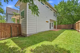 2000 E 18th St, Austin, TX 78702 - Photo 27