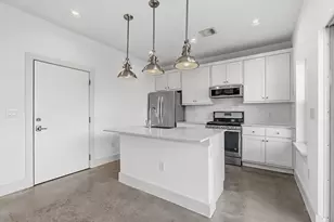 2000 E 18th St, Austin, TX 78702 - Photo 9