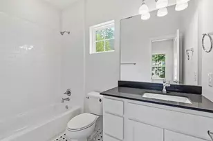 2000 E 18th St, Austin, TX 78702 - Photo 21