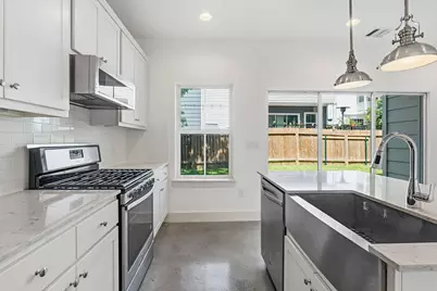 2000 E 18th Street #B, Austin, TX 78702 - Photo 3