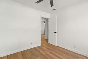 910 Cripple Creek Dr, Austin, TX 78758 - Photo 25
