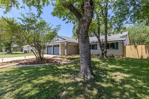 910 Cripple Creek Dr, Austin, TX 78758 - Photo 3