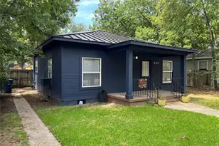 2511 E Cesar Chavez St, Austin, TX 78702 - Photo 1