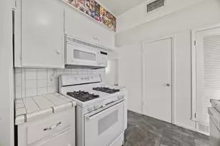 6912 Langston Dr, Austin, TX 78723 - Photo 15