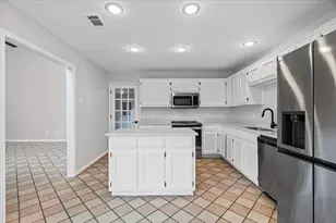 8800 Mariscal Canyon Dr, Austin, TX 78759 - Photo 11