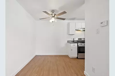 300 E Croslin Street #106, Austin, TX 78752 - Photo 11