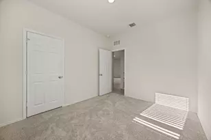 308 Bedford Falls Ln, Jarrell, TX 76537 - Photo 27