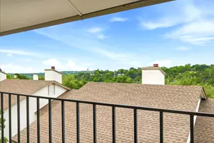 6910 Hart Ln, Austin, TX 78731 - Photo 3