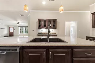1024 Sand Hills Rd, Red Rock, TX 78662 - Photo 9