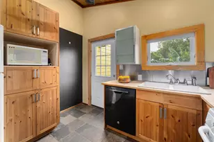 2403 E 11th St, Austin, TX 78702 - Photo 13